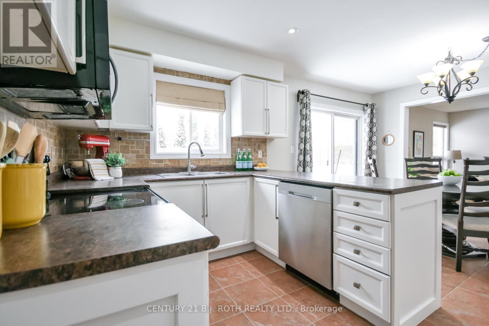 47 Maple Crown Terrace, Barrie (Innis-Shore), Ontario L4M 7H9 - Photo 12 - S12739012