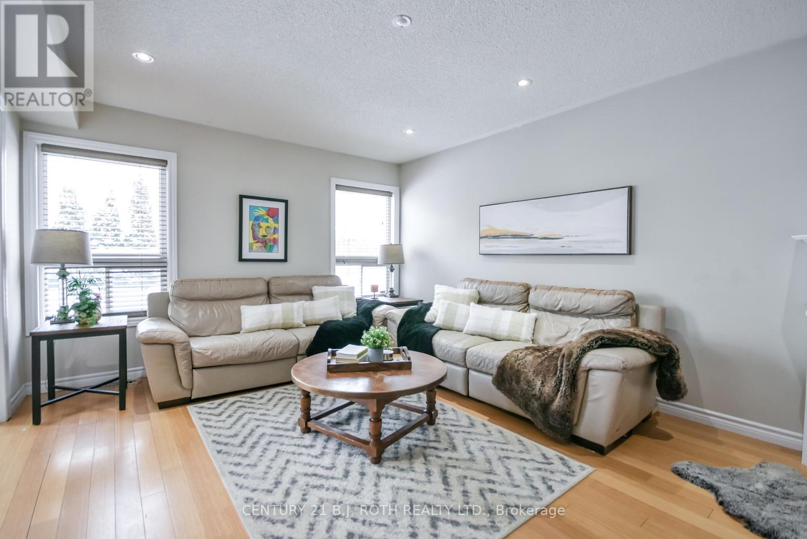 47 Maple Crown Terrace, Barrie (Innis-Shore), Ontario L4M 7H9 - Photo 7 - S12739012