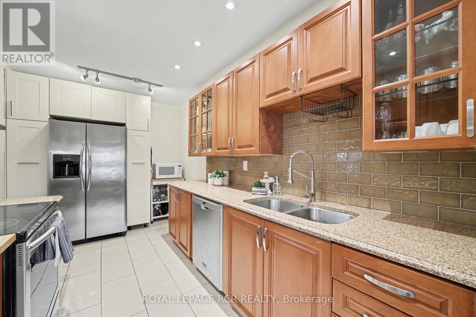 2007 Amherst Heights Drive, Burlington, Ontario  L7P 3R3 - Photo 16 - W12738718