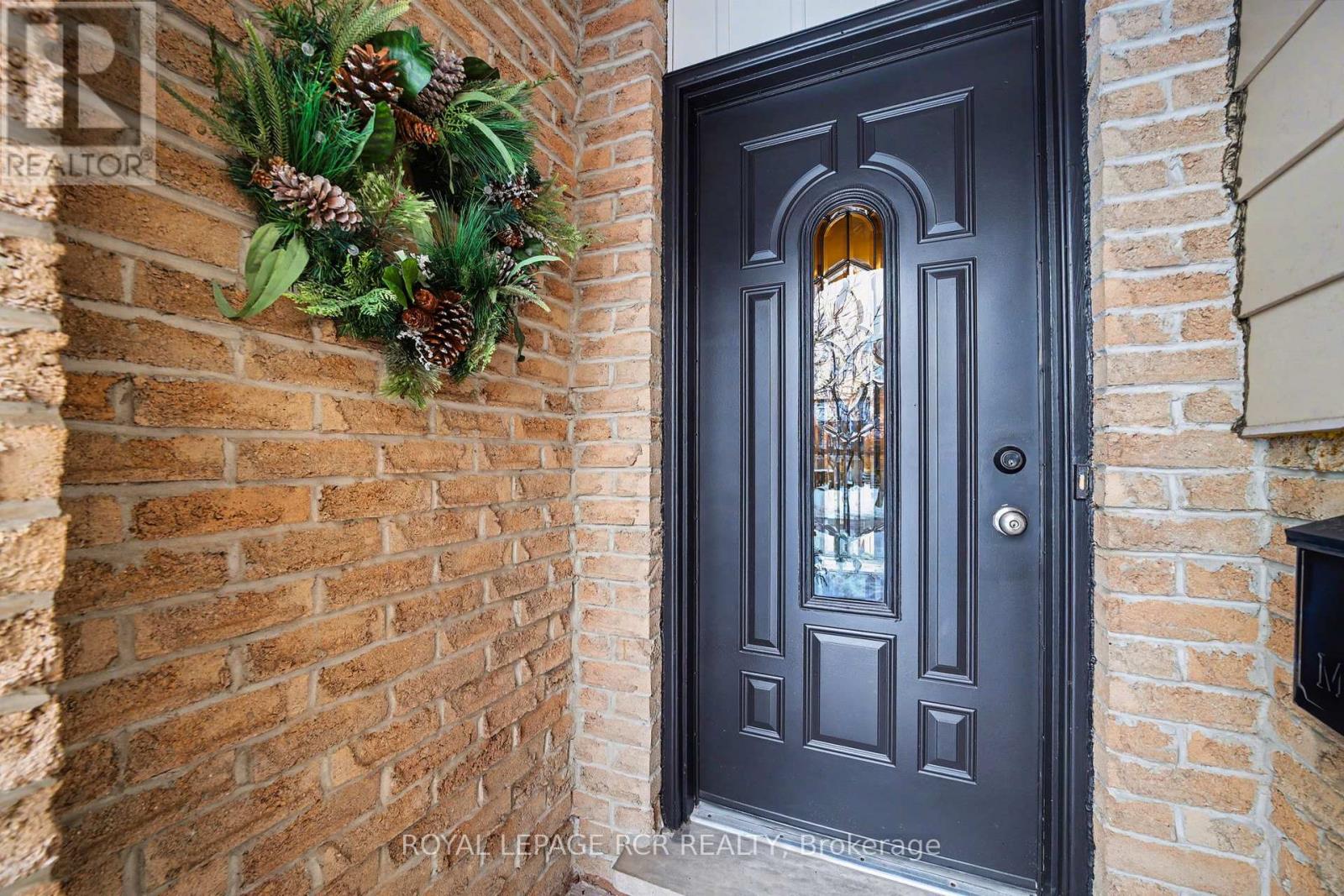 2007 Amherst Heights Drive, Burlington, Ontario  L7P 3R3 - Photo 2 - W12738718