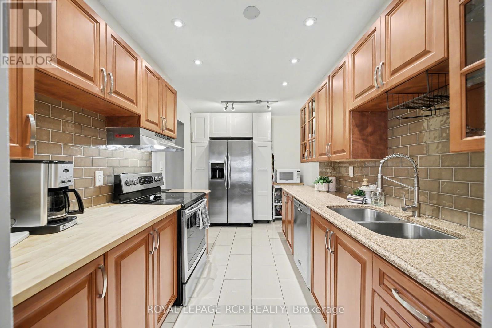 2007 Amherst Heights Drive, Burlington, Ontario  L7P 3R3 - Photo 15 - W12738718