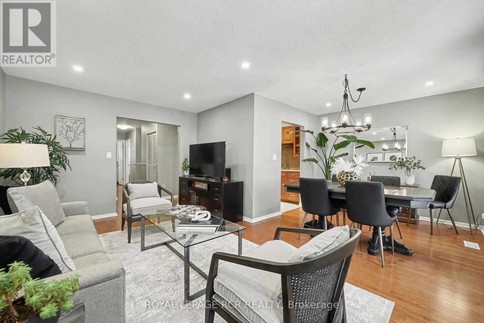 2007 Amherst Heights Drive, Burlington, Ontario  L7P 3R3 - Photo 11 - W12738718