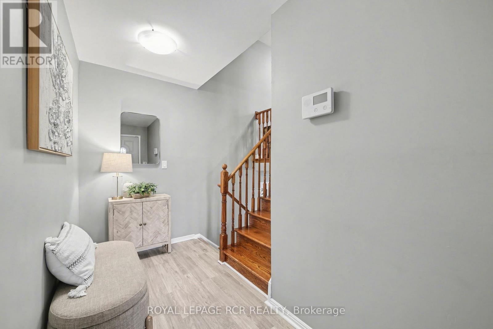 2007 Amherst Heights Drive, Burlington, Ontario  L7P 3R3 - Photo 3 - W12738718