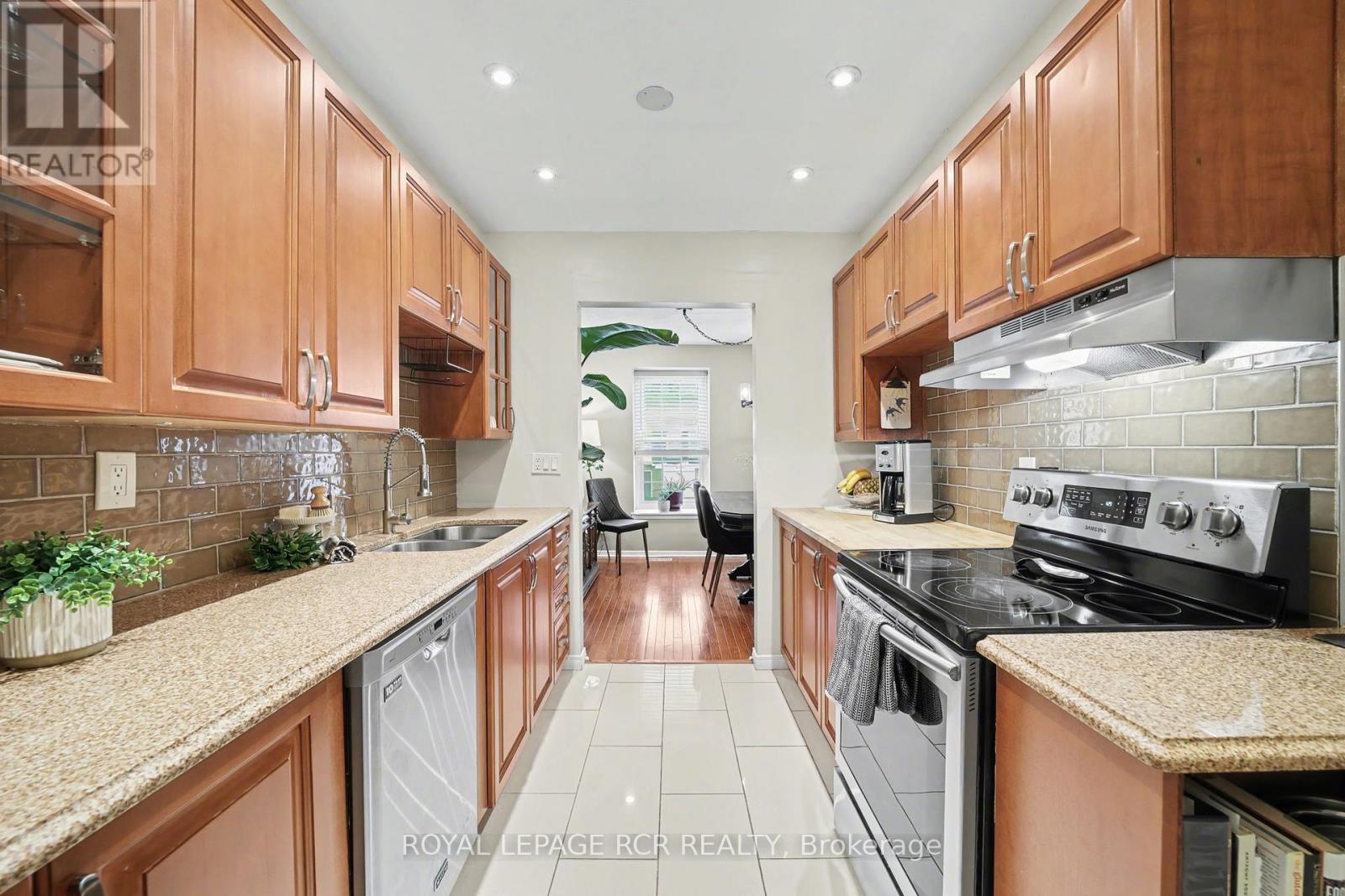 2007 Amherst Heights Drive, Burlington, Ontario  L7P 3R3 - Photo 18 - W12738718