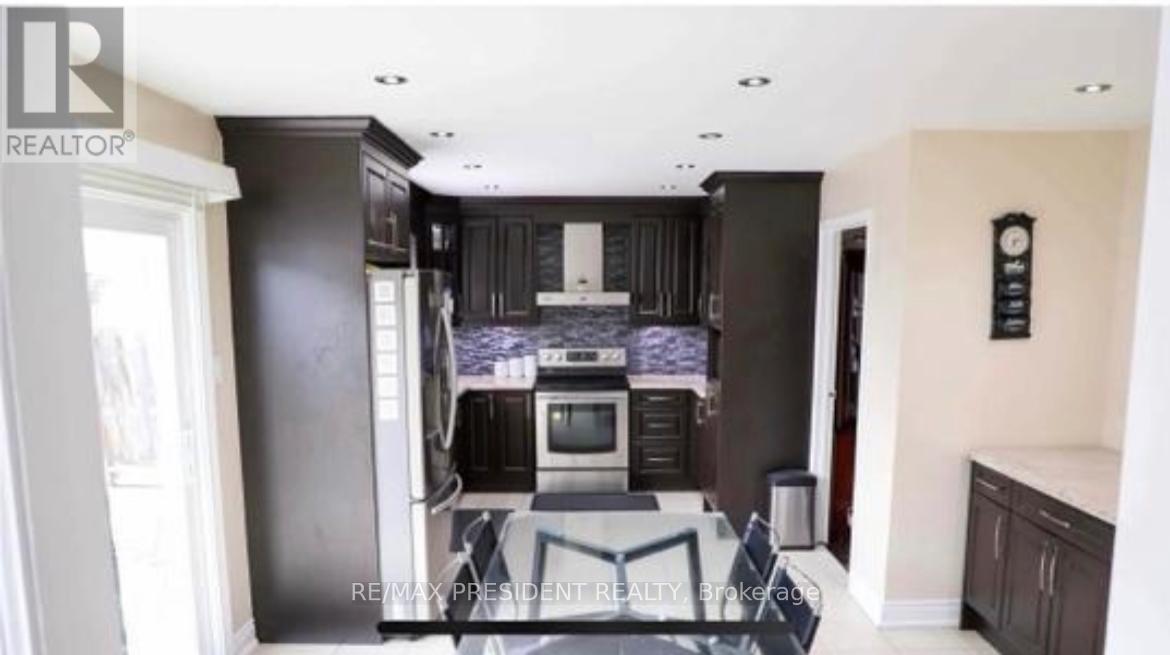 146 Havelock Drive, Brampton, Ontario  L6W 4G3 - Photo 10 - W12738896