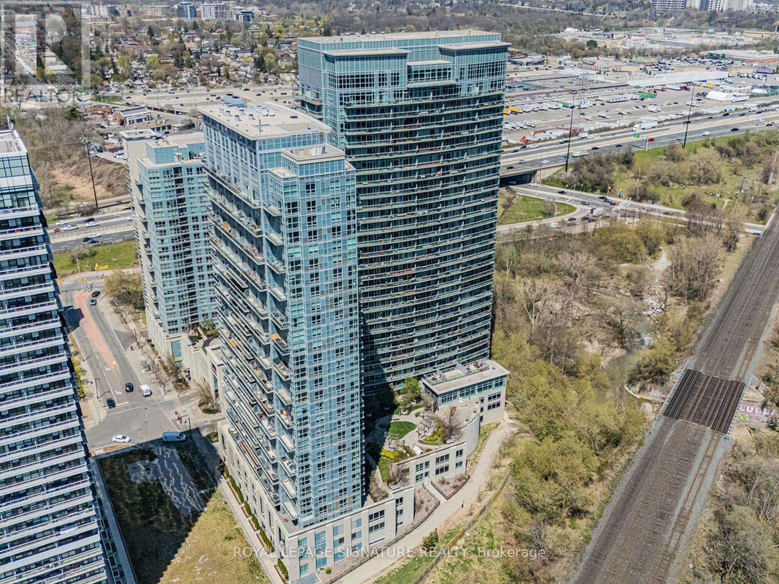 2233 - 165 LEGION ROAD, Toronto, Ontario