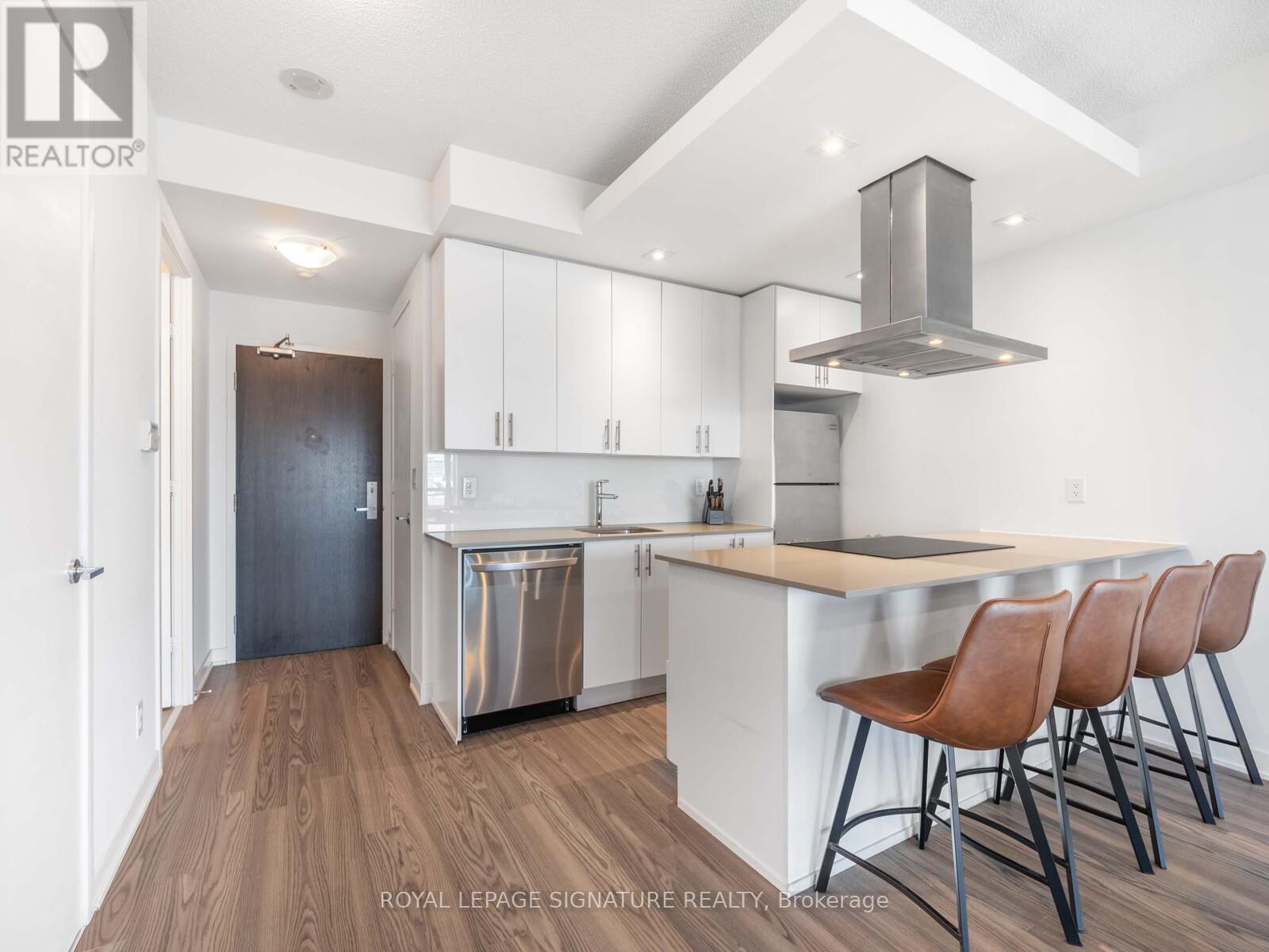 2233 - 165 Legion Road, Toronto, Ontario  M8Y 0B3 - Photo 2 - W12738904