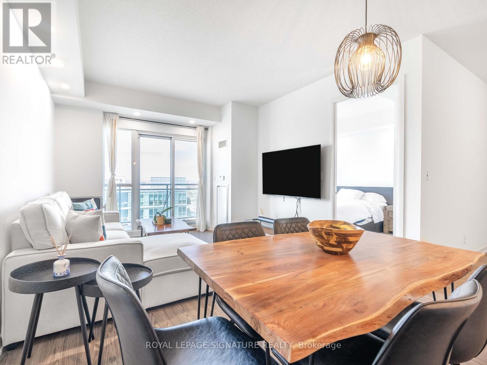 2233 - 165 Legion Road, Toronto, Ontario  M8Y 0B3 - Photo 4 - W12738904