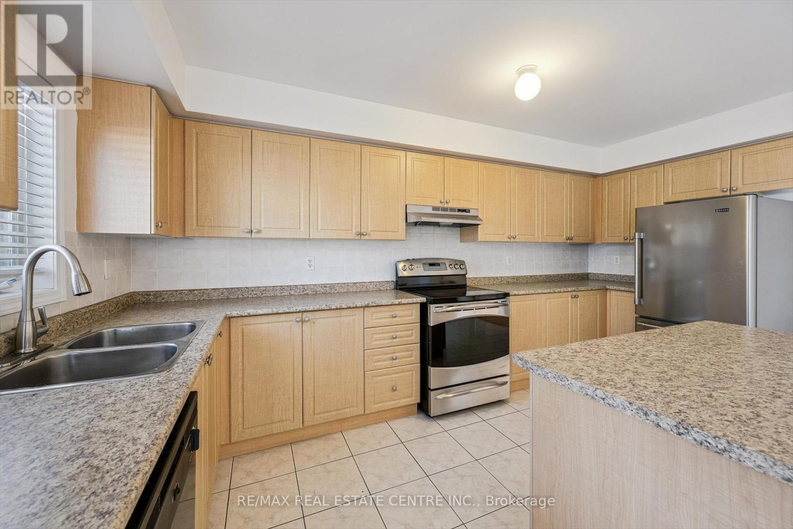 741 Candlestick Circle, Mississauga, Ontario  L4Z 0B1 - Photo 12 - W12738908