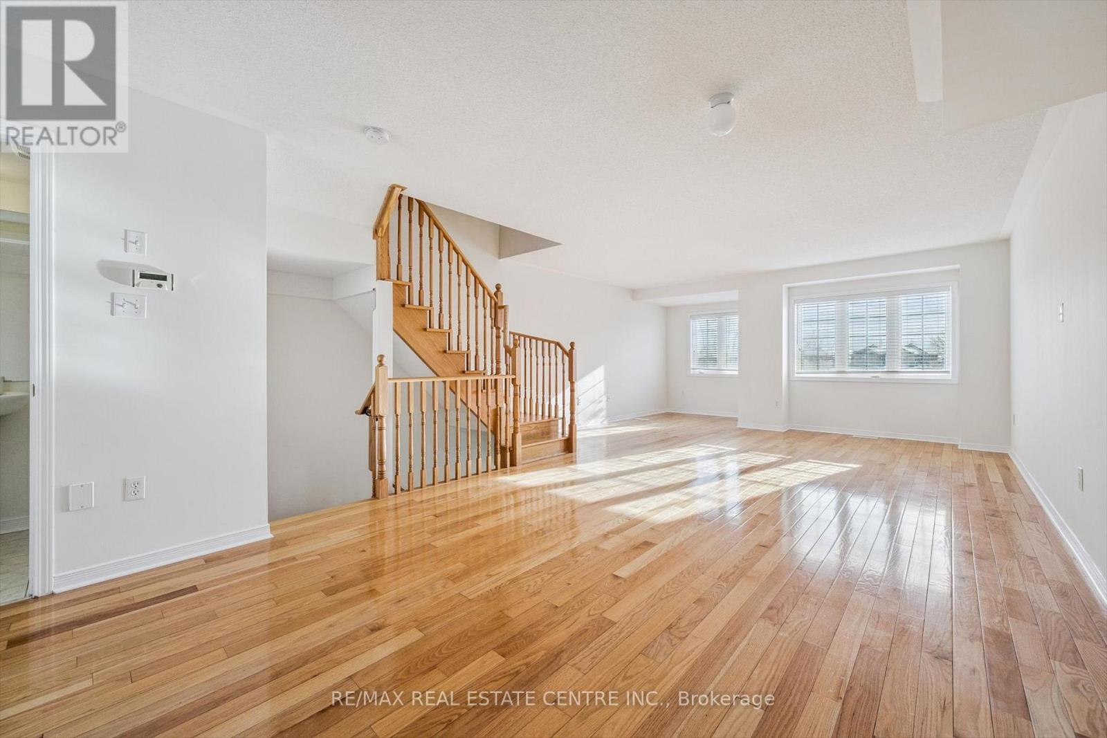 741 Candlestick Circle, Mississauga, Ontario  L4Z 0B1 - Photo 7 - W12738908