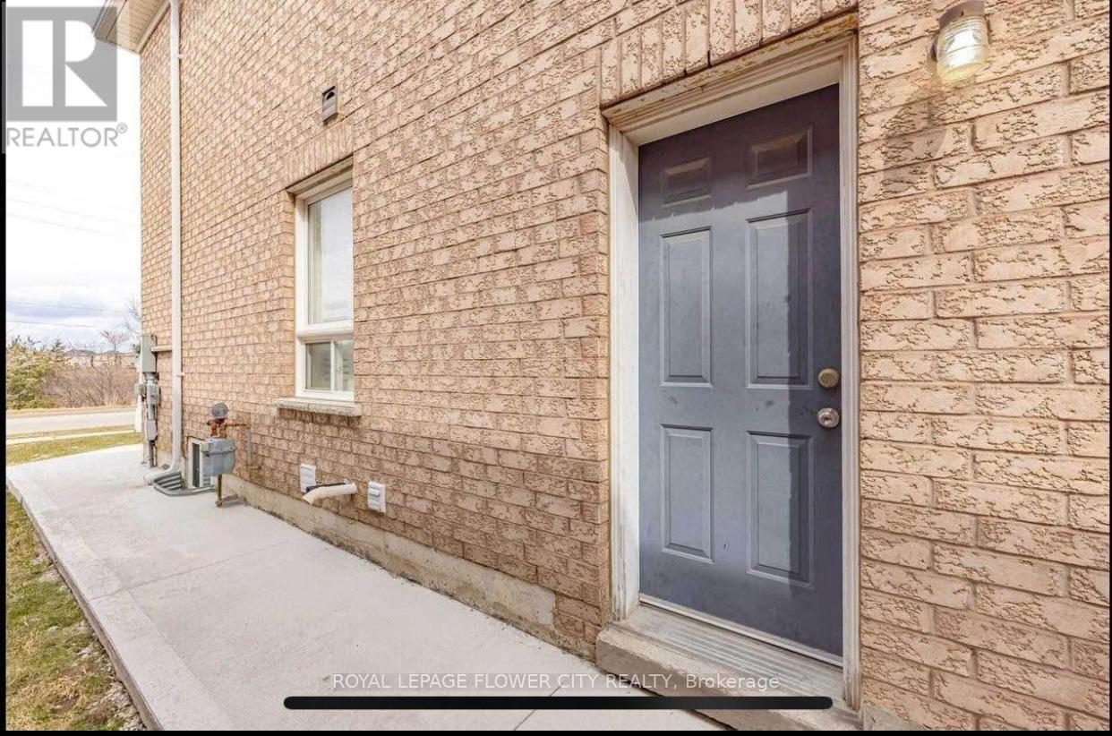 23 Merlin Drive, Brampton, Ontario  L6P 1E9 - Photo 8 - W12738910