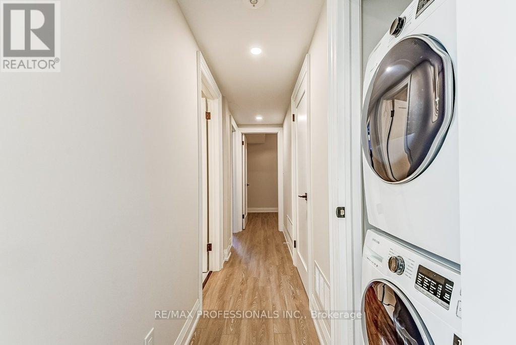 Lower - 238 Fairview Avenue, Toronto, Ontario  M6P 3A5 - Photo 10 - W12738914