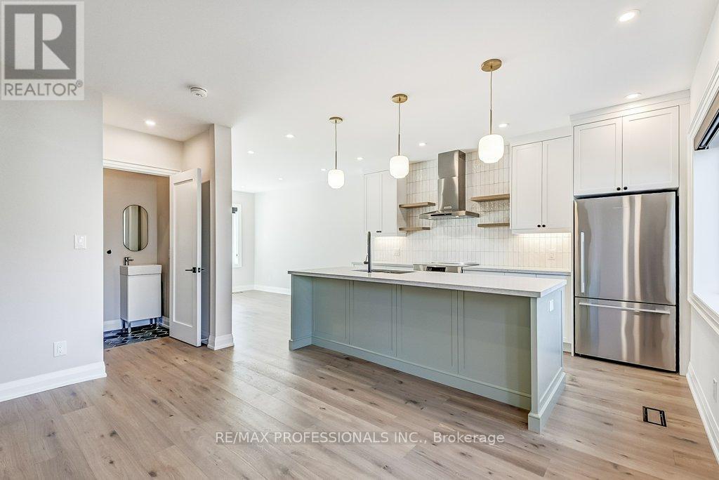 Lower - 238 Fairview Avenue, Toronto, Ontario  M6P 3A5 - Photo 5 - W12738914