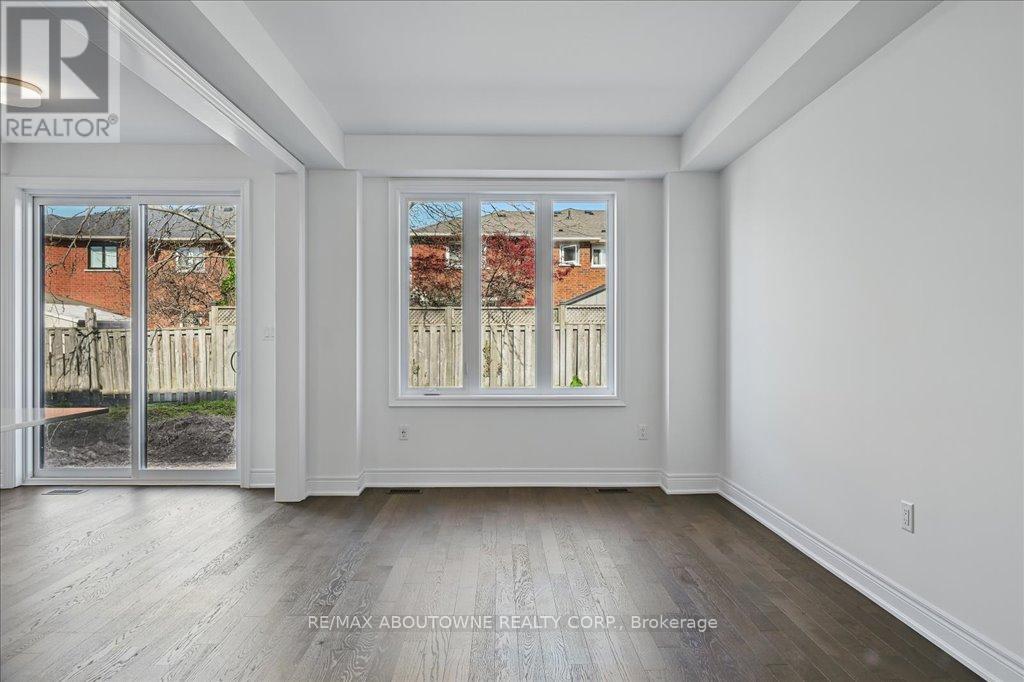 13 - 2184 Postmaster Drive, Oakville, Ontario  L6M 3X1 - Photo 9 - W12738938