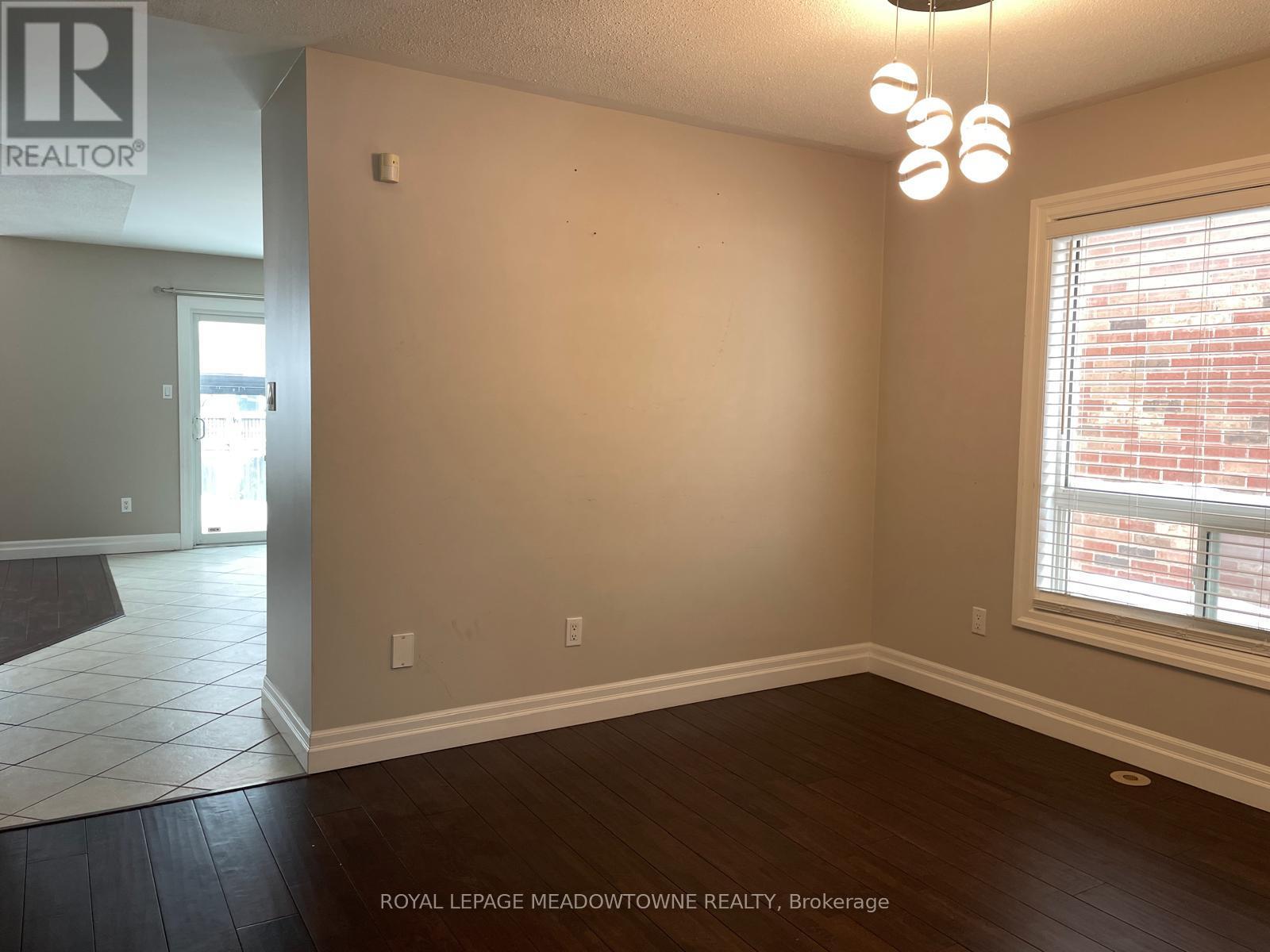 Main/upper - 796 Hepburn Road, Milton, Ontario  L9T 0K6 - Photo 10 - W12738942