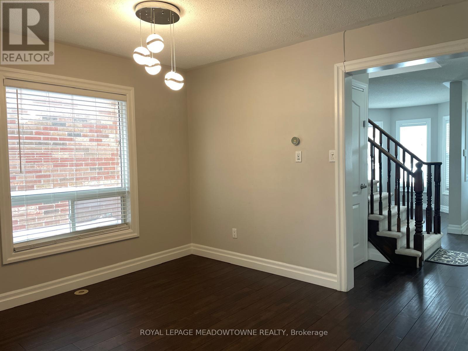 Main/upper - 796 Hepburn Road, Milton, Ontario  L9T 0K6 - Photo 3 - W12738942