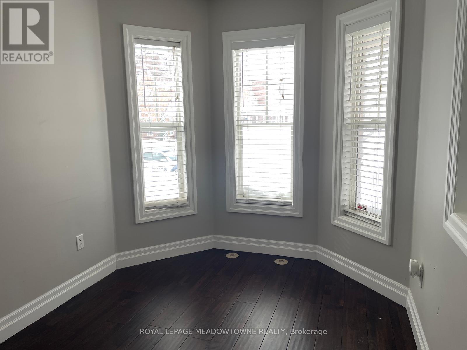 Main/upper - 796 Hepburn Road, Milton, Ontario  L9T 0K6 - Photo 4 - W12738942