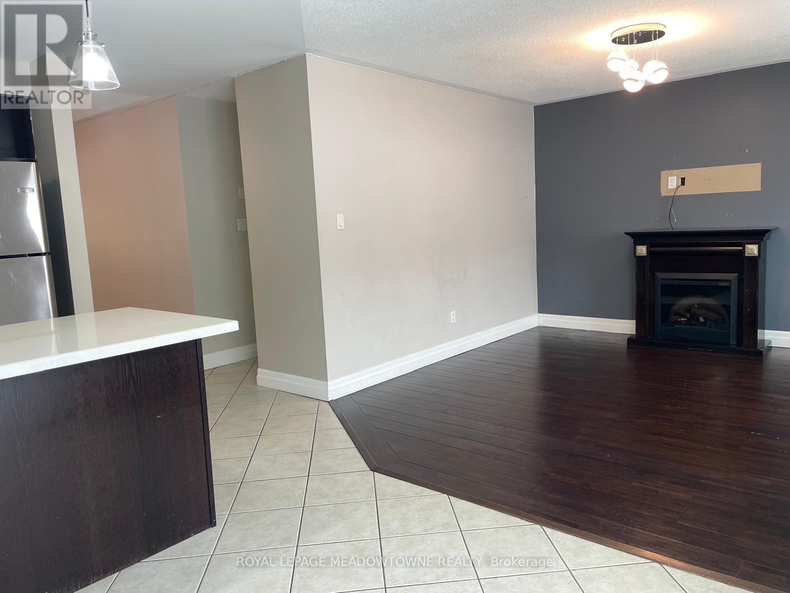 Main/upper - 796 Hepburn Road, Milton, Ontario  L9T 0K6 - Photo 6 - W12738942