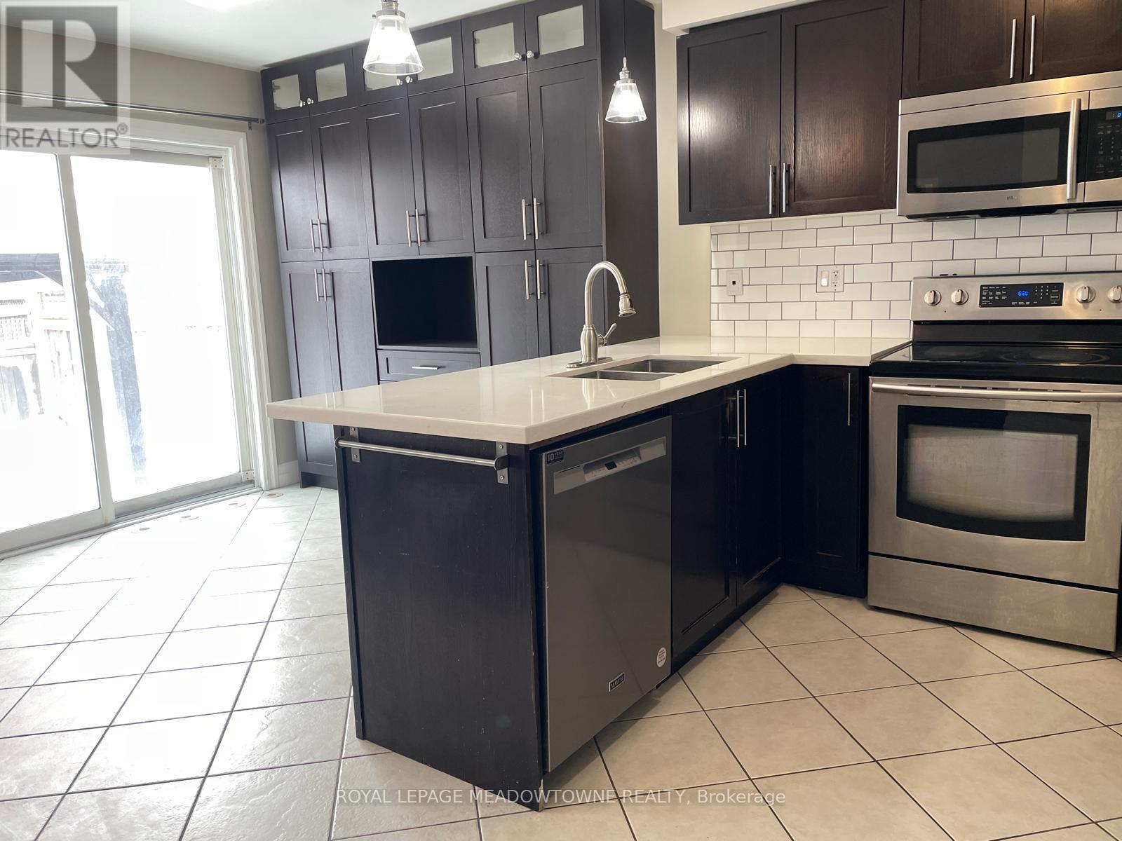 Main/upper - 796 Hepburn Road, Milton, Ontario  L9T 0K6 - Photo 8 - W12738942