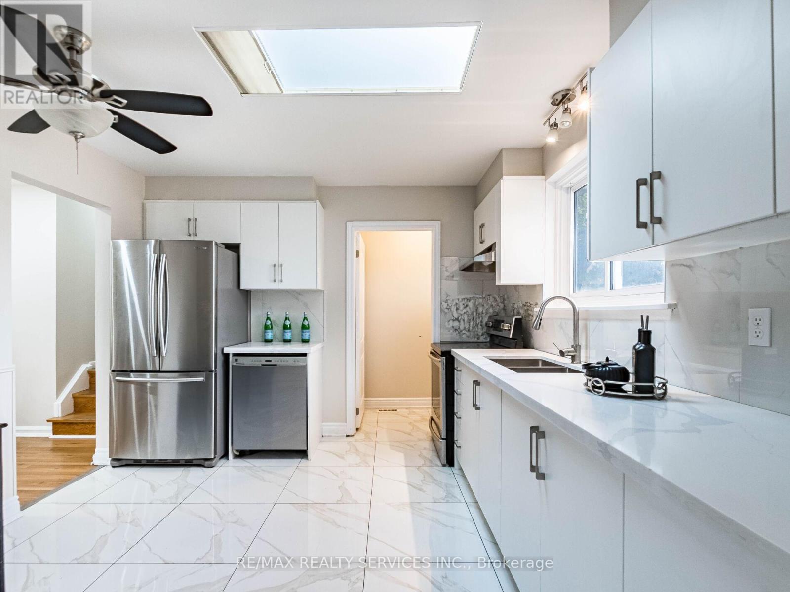 33 Elrose Road, Brampton, Ontario  L6T 2C1 - Photo 16 - W12738944