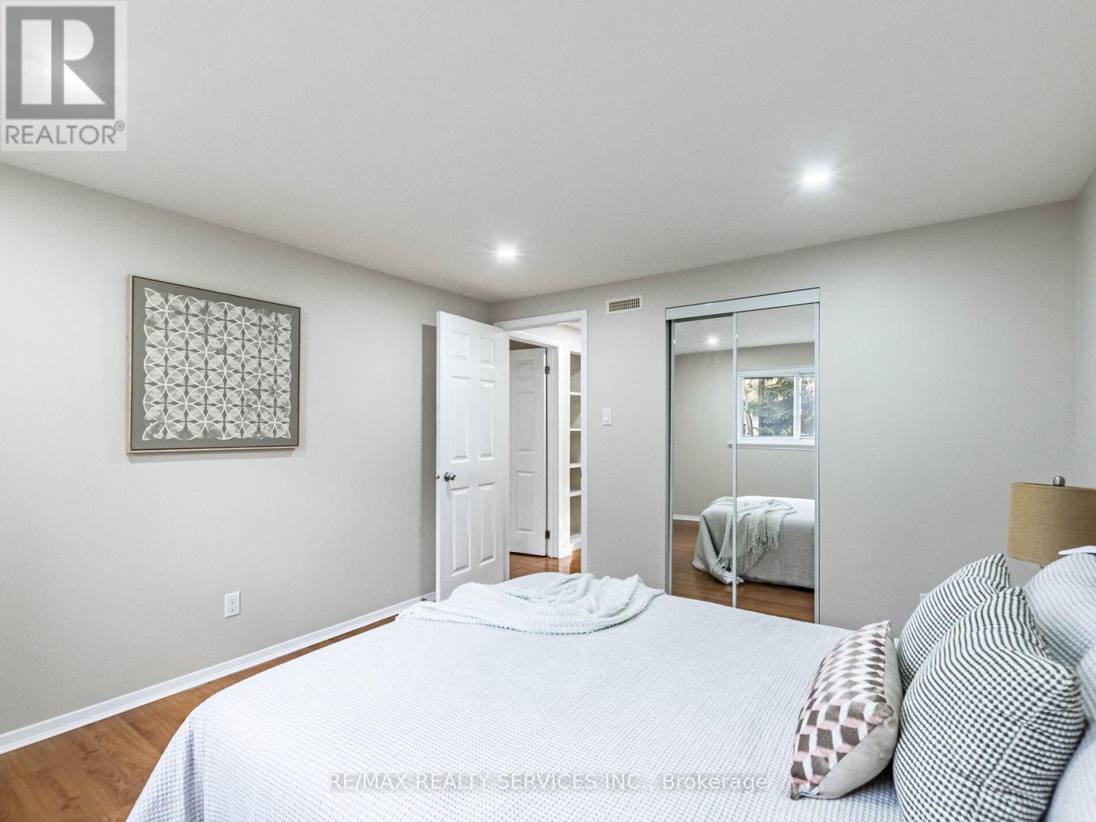 33 Elrose Road, Brampton, Ontario  L6T 2C1 - Photo 24 - W12738944