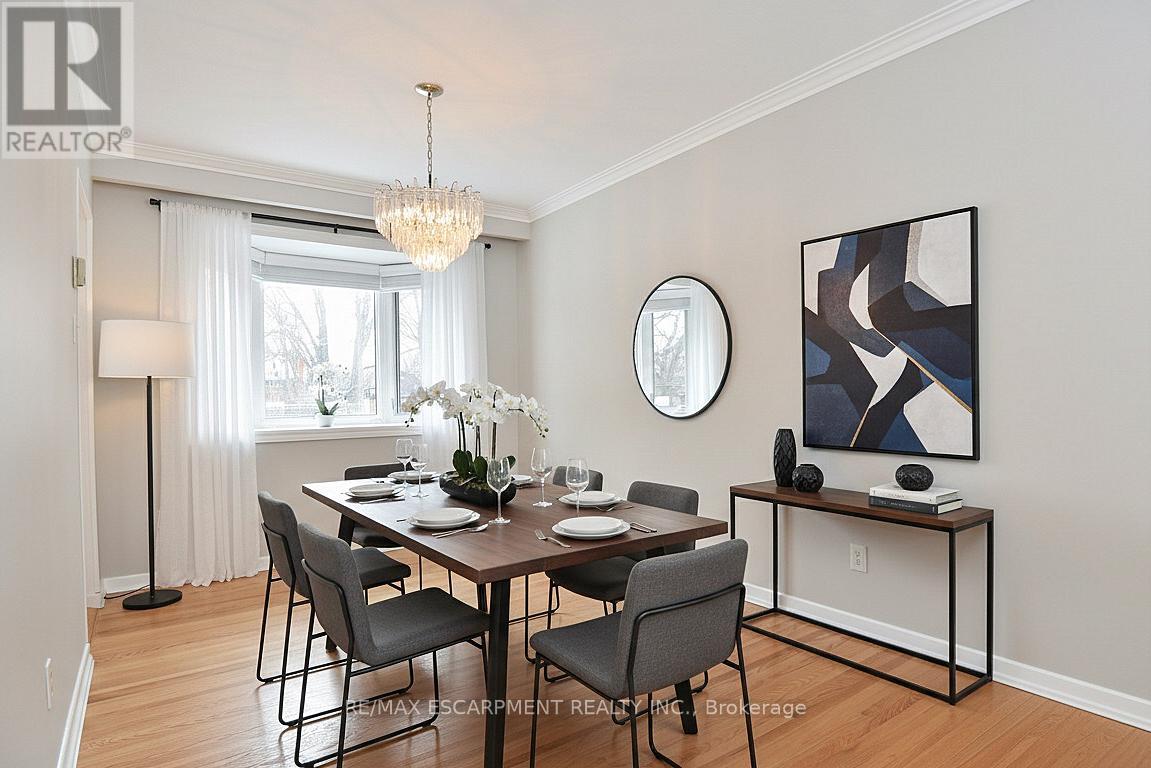 552 Hull Court, Burlington, Ontario  L7N 3C9 - Photo 10 - W12738954