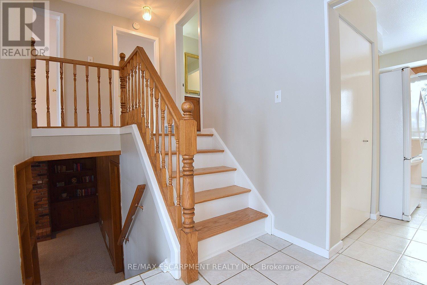 552 Hull Court, Burlington, Ontario  L7N 3C9 - Photo 19 - W12738954