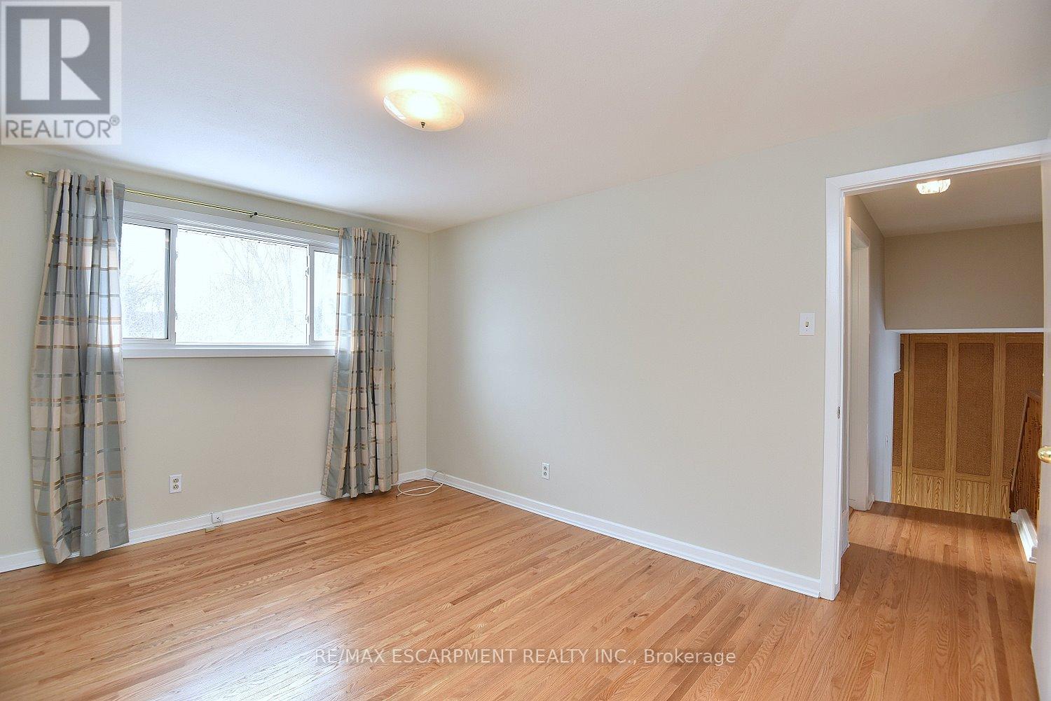 552 Hull Court, Burlington, Ontario  L7N 3C9 - Photo 22 - W12738954