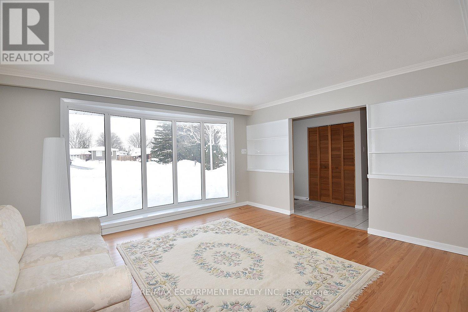 552 Hull Court, Burlington, Ontario  L7N 3C9 - Photo 6 - W12738954