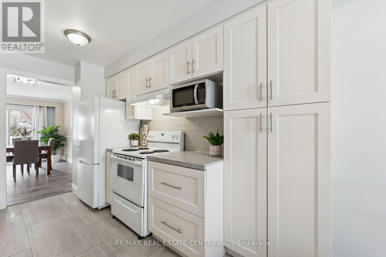 35 Primrose Crescent, Brampton, Ontario  L6Z 1E1 - Photo 17 - W12738966