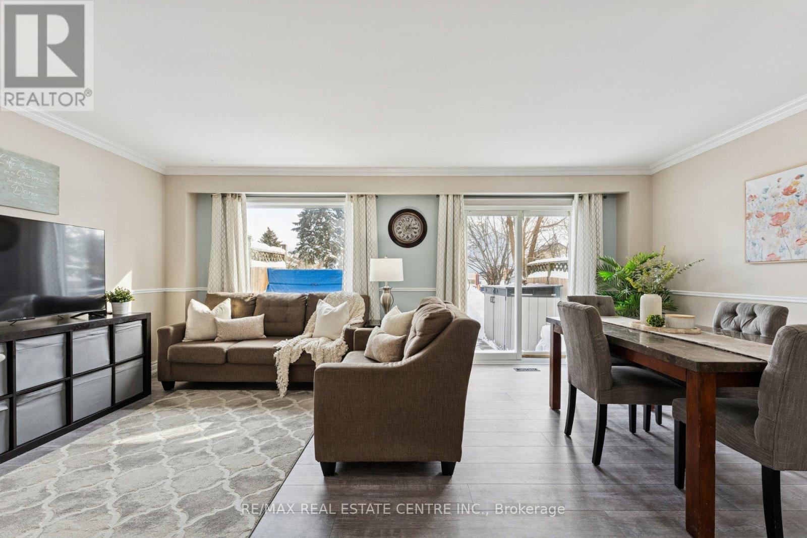 35 Primrose Crescent, Brampton, Ontario  L6Z 1E1 - Photo 8 - W12738966