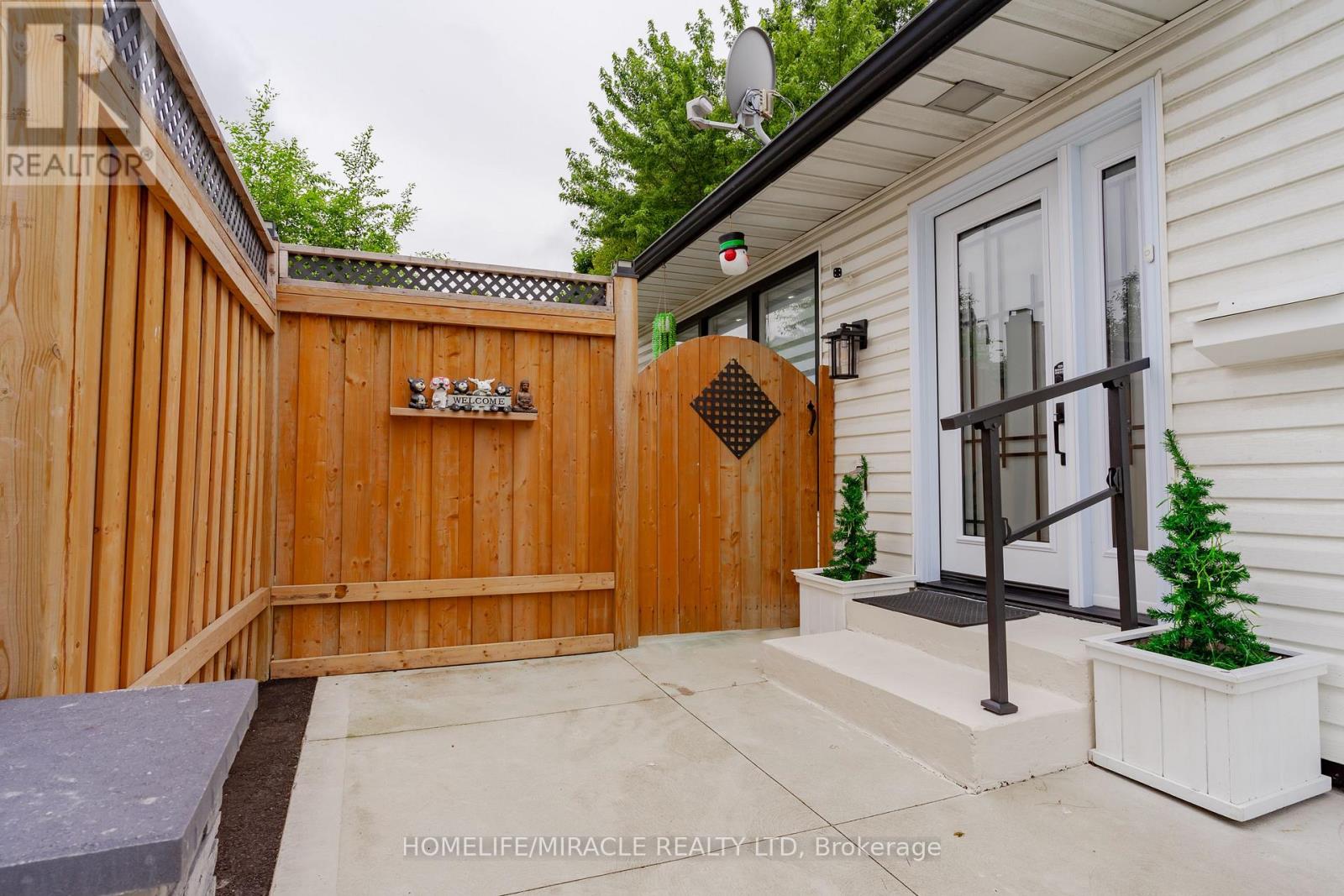 10 HUNTINGWOOD CRESCENT, Brampton, Ontario