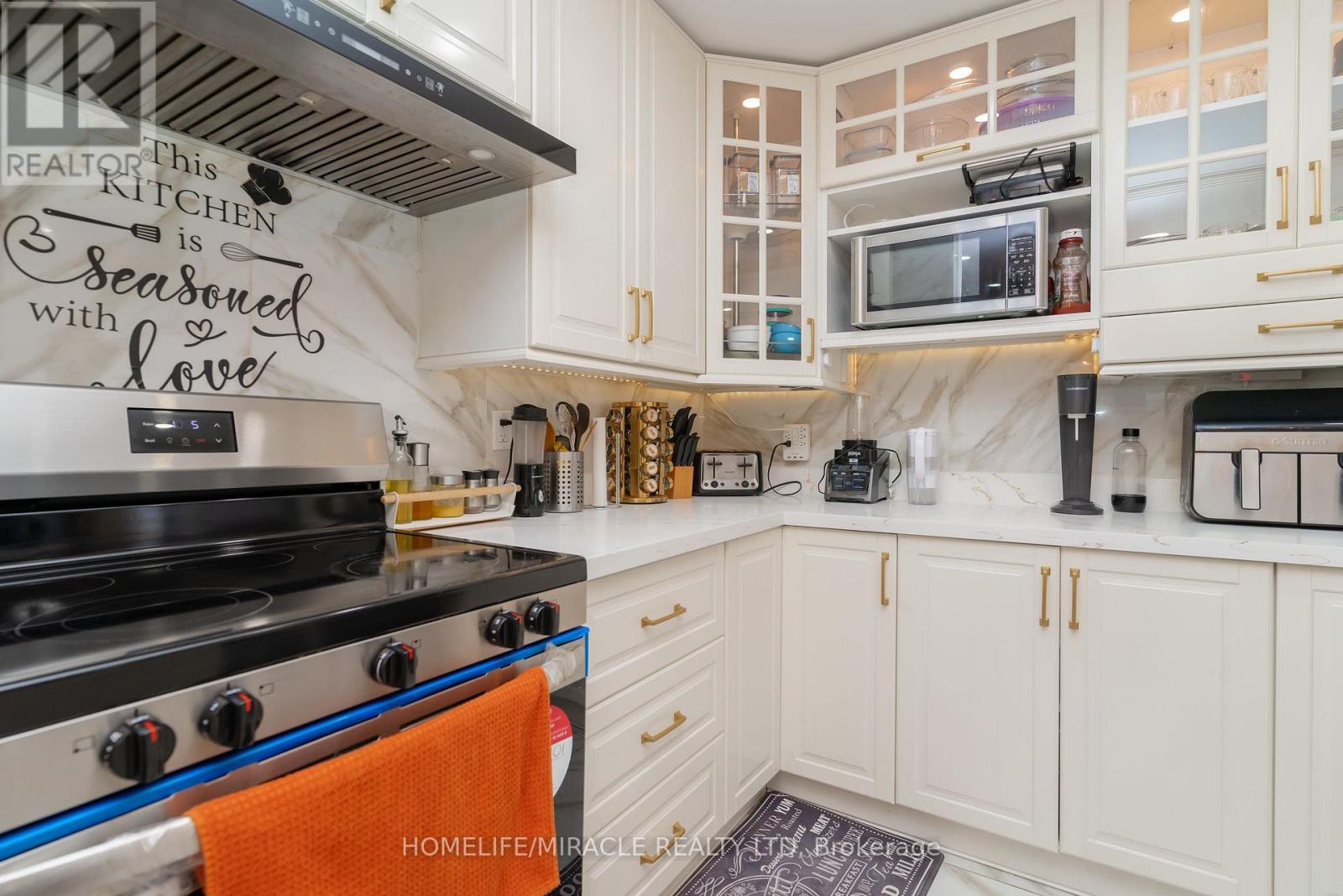 10 Huntingwood Crescent, Brampton, Ontario  L6S 1S6 - Photo 11 - W12738986