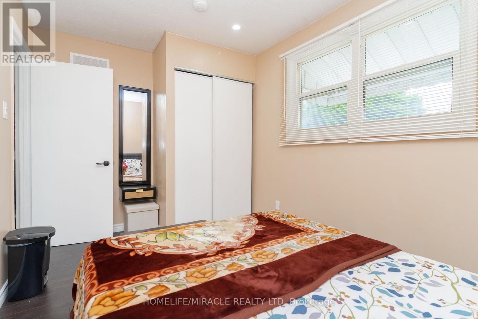 10 Huntingwood Crescent, Brampton, Ontario  L6S 1S6 - Photo 19 - W12738986