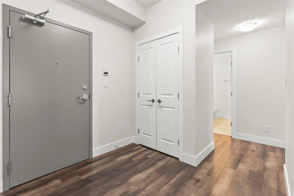 19 555 Main Street, Steinbach, Manitoba R5G 2N3 - Photo 1 - 202601553