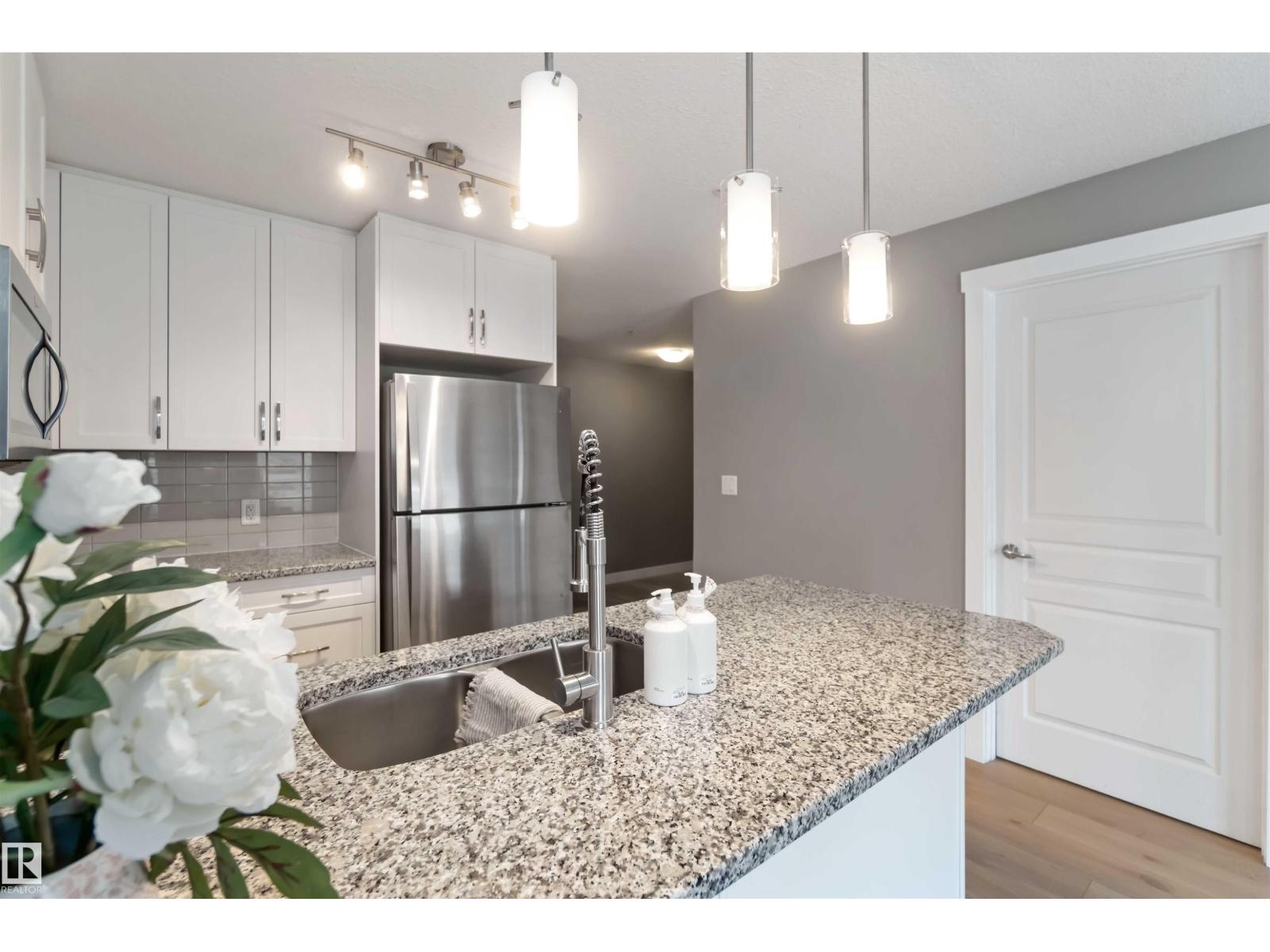 #101 3670 139 Av Nw, Edmonton, Alberta  T5Y 3N5 - Photo 3 - E4471377