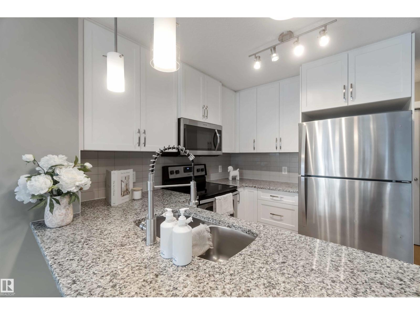 #101 3670 139 AV NW, Edmonton, Alberta