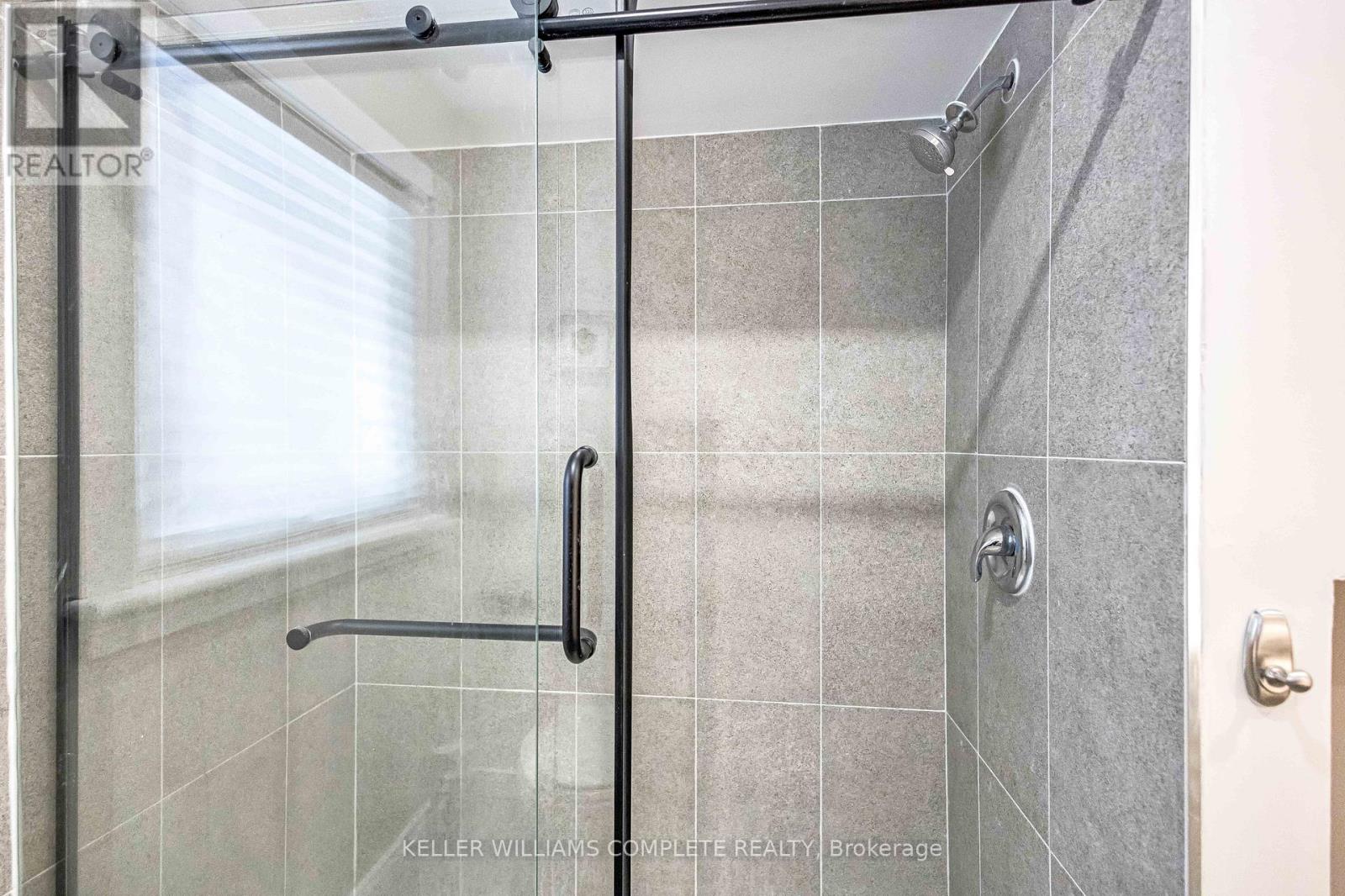 626 Iroquois Avenue, Hamilton, Ontario  L9G 3B4 - Photo 27 - X12738898