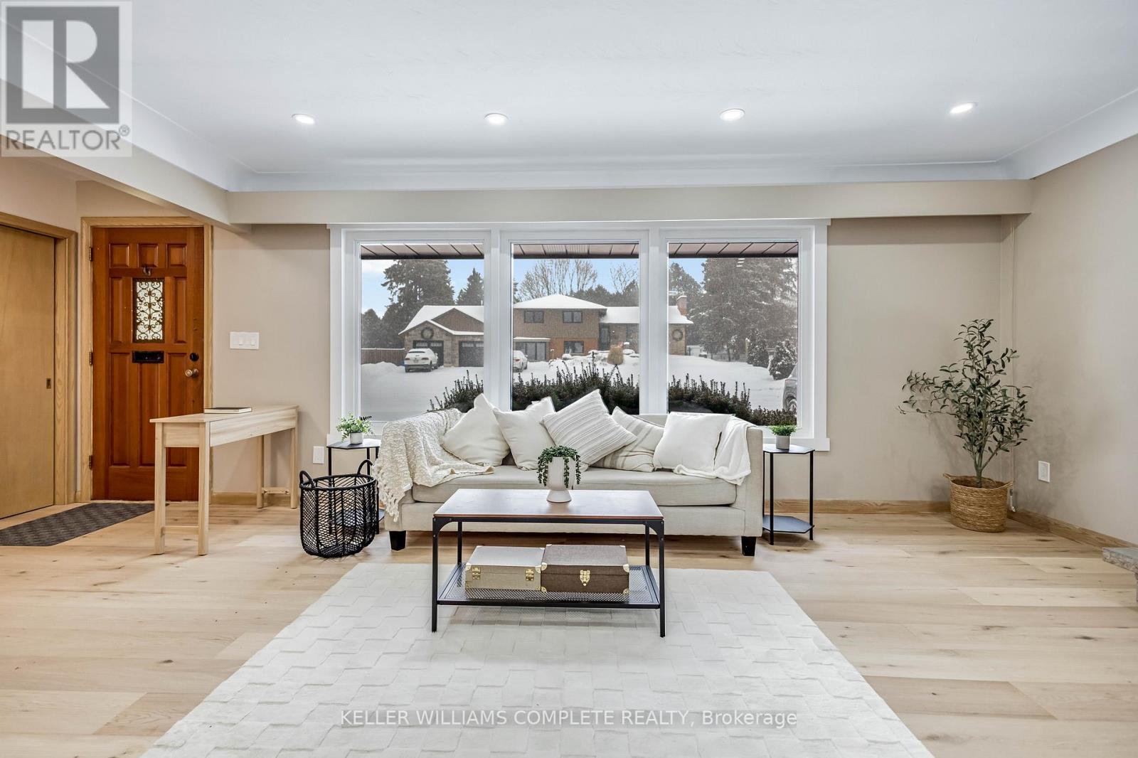 626 Iroquois Avenue, Hamilton, Ontario  L9G 3B4 - Photo 6 - X12738898