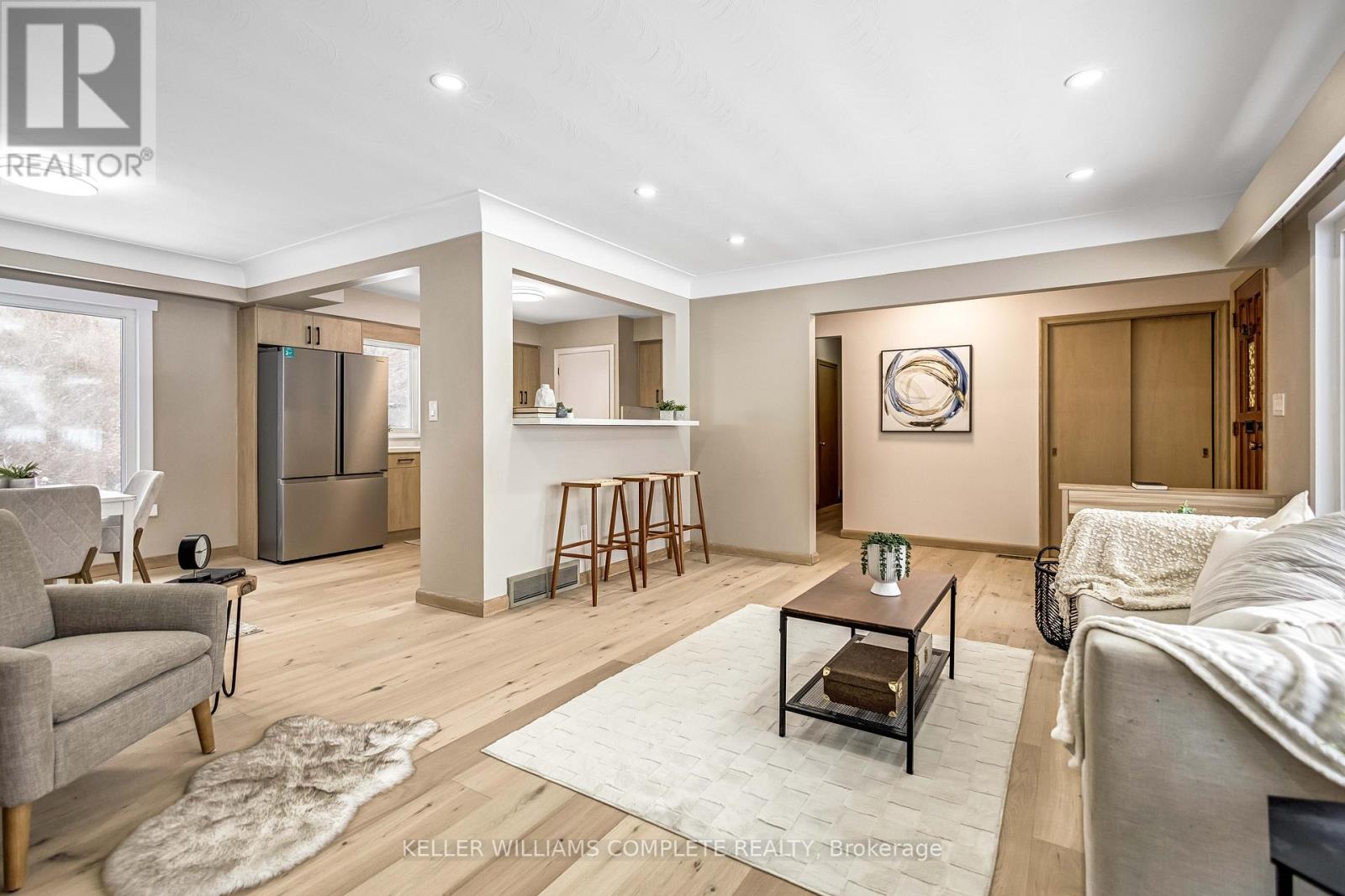 626 Iroquois Avenue, Hamilton, Ontario  L9G 3B4 - Photo 9 - X12738898