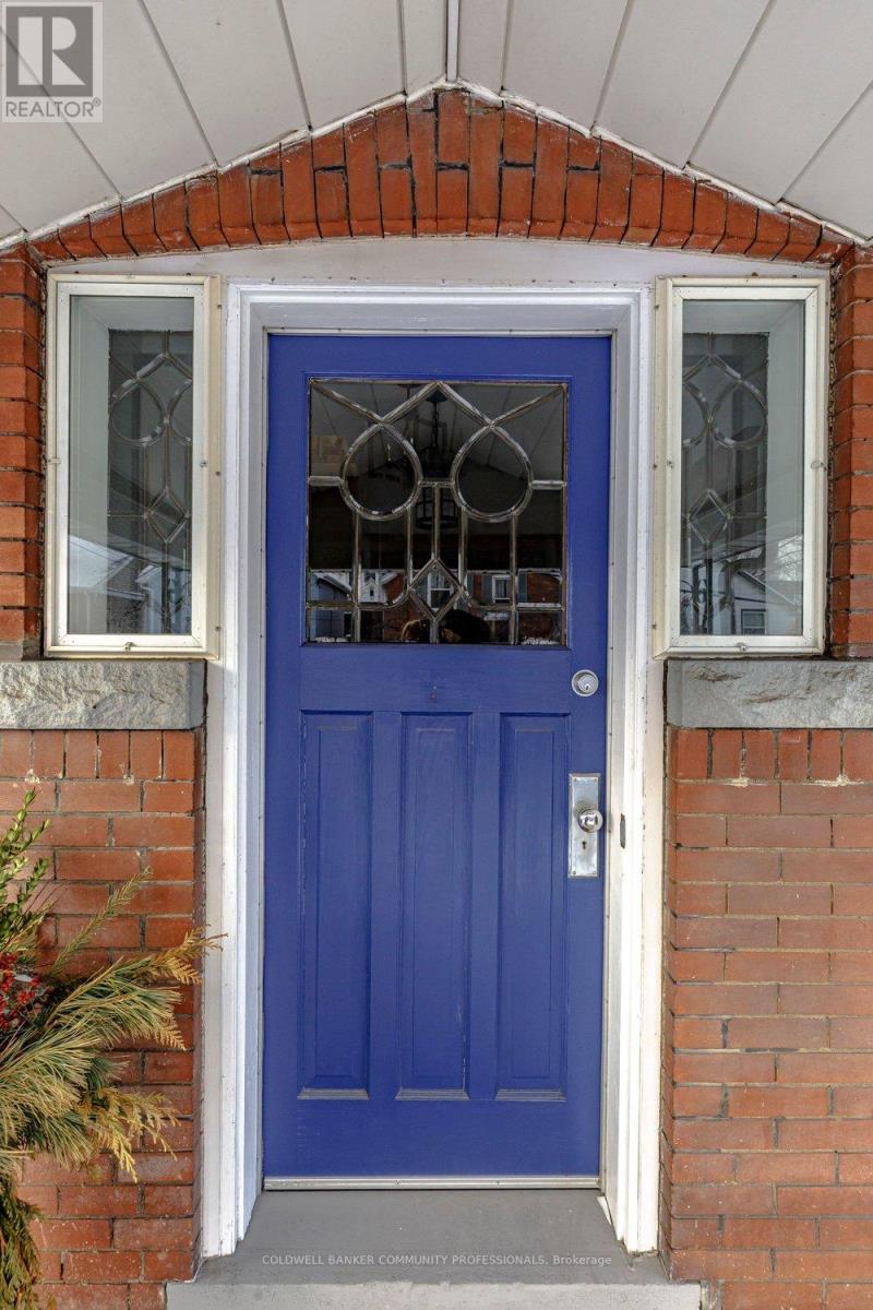 22 Mill Street, Hamilton, Ontario  L8R 2E1 - Photo 3 - X12738946