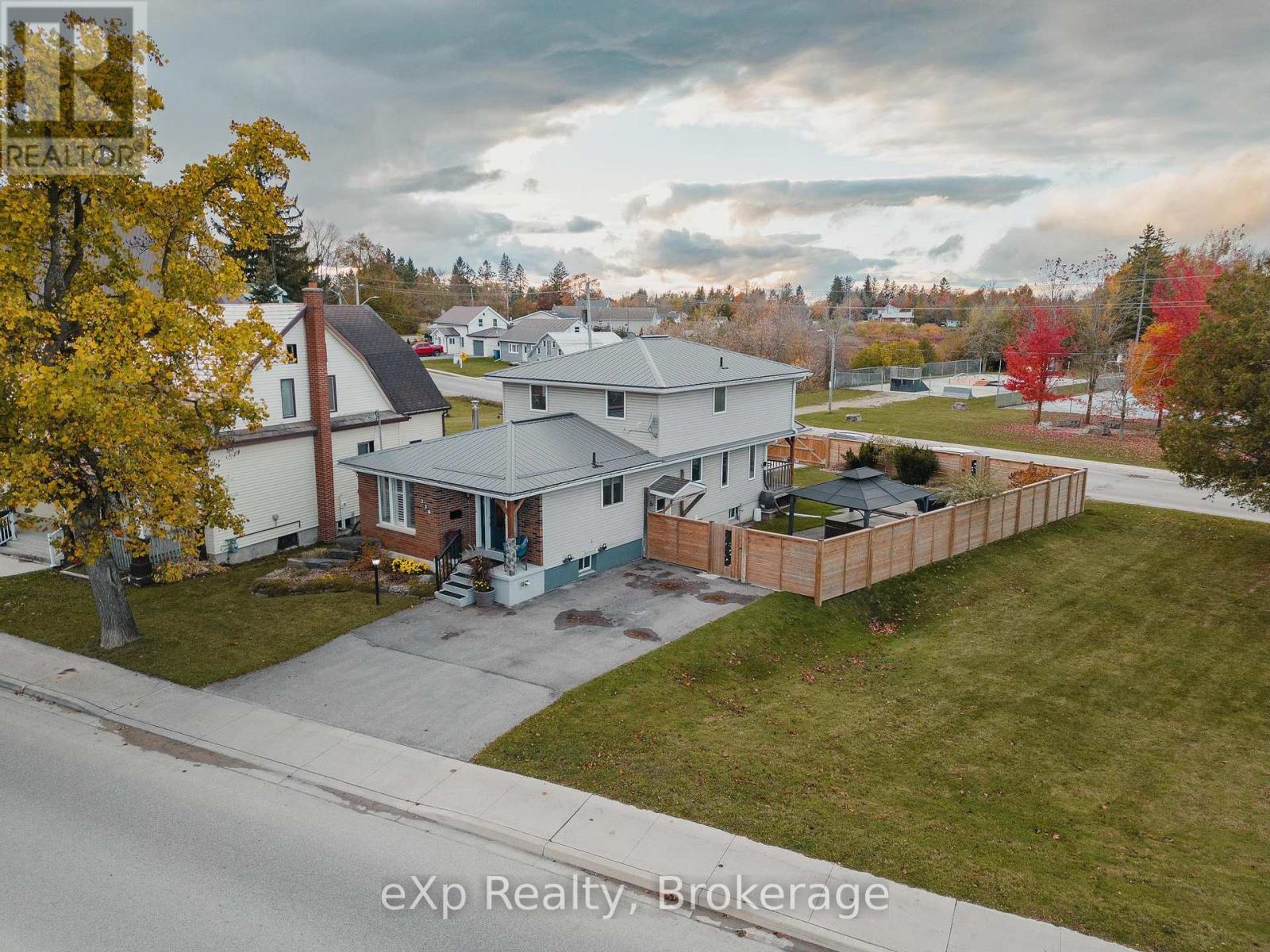 236 Main Street E, Southgate, Ontario  N0C 1B0 - Photo 2 - X12482990