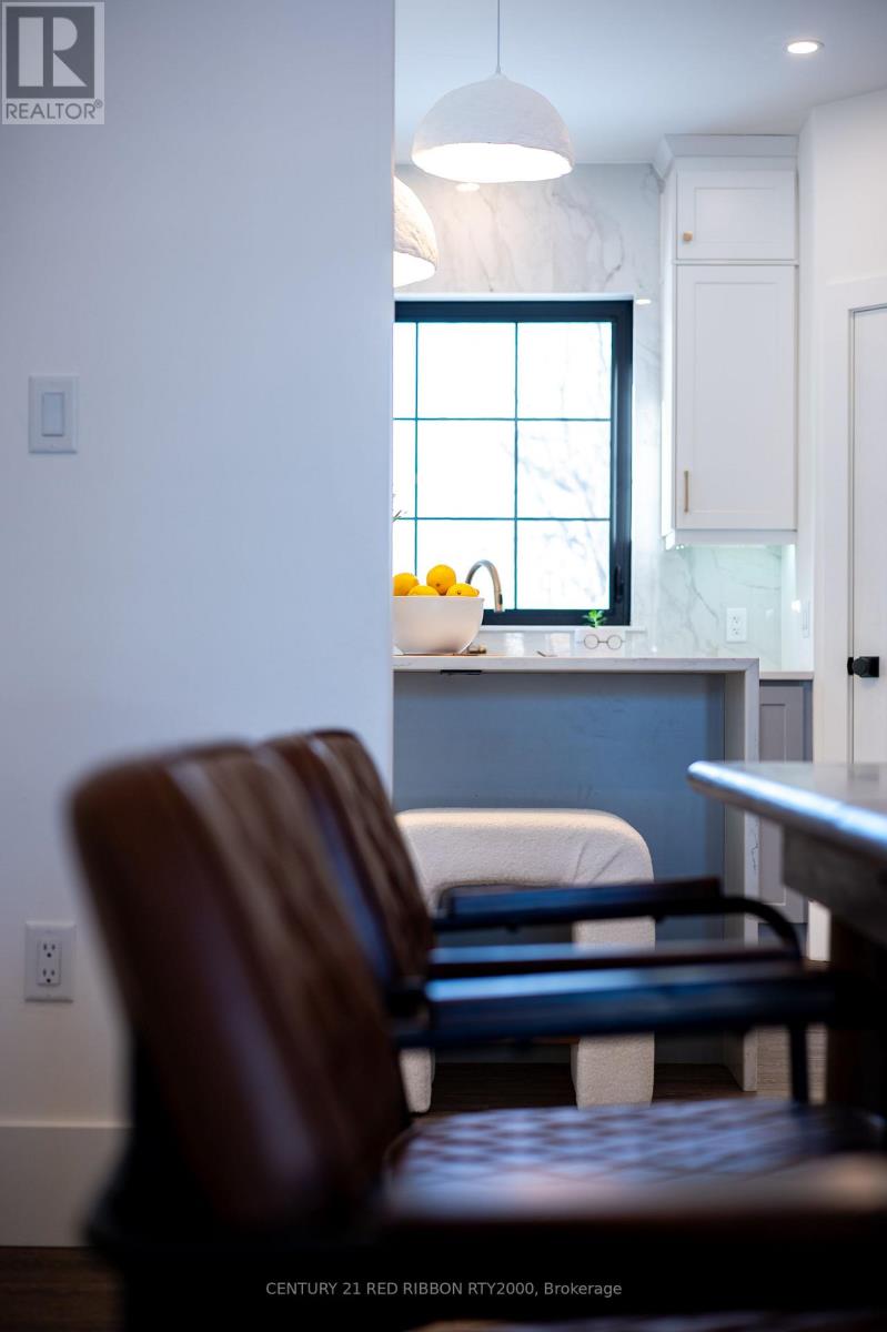 Photo 24 of 50 for 18 Mcnab Street