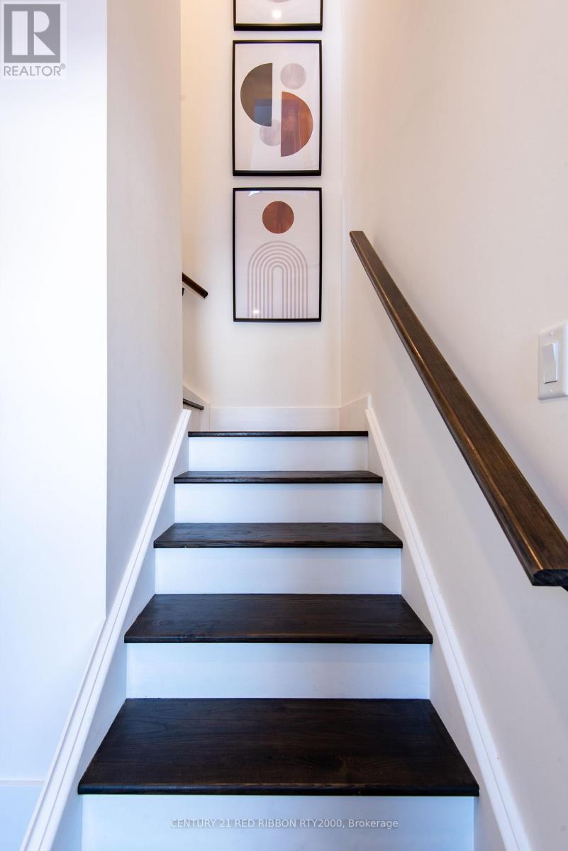 Photo 29 of 50 for 18 Mcnab Street