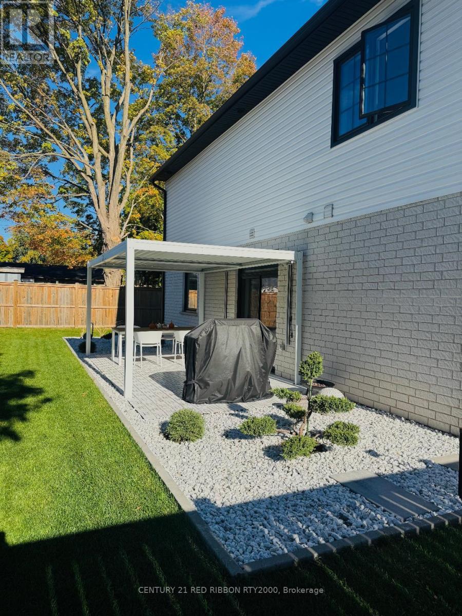 Photo 46 of 50 for 18 Mcnab Street