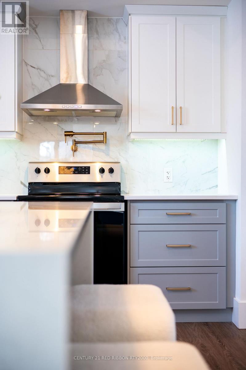 Photo 5 of 50 for 18 Mcnab Street