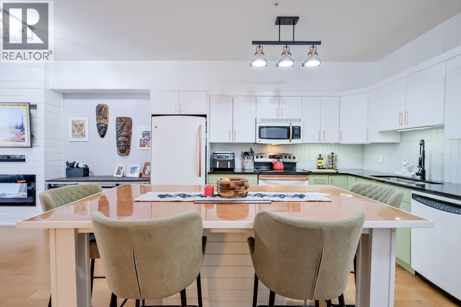 3645 Carrington Road Unit# 404, West Kelowna, British Columbia  V4T 3G9 - Photo 4 - 10374047