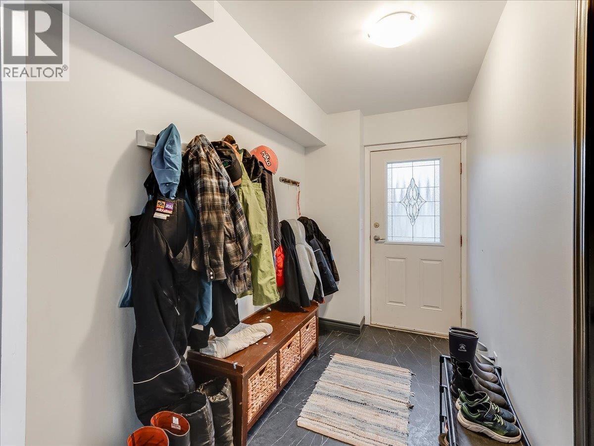 29 Kootenay Avenue N, Fruitvale, British Columbia V0G 1L0 - Photo 23 - 10373907