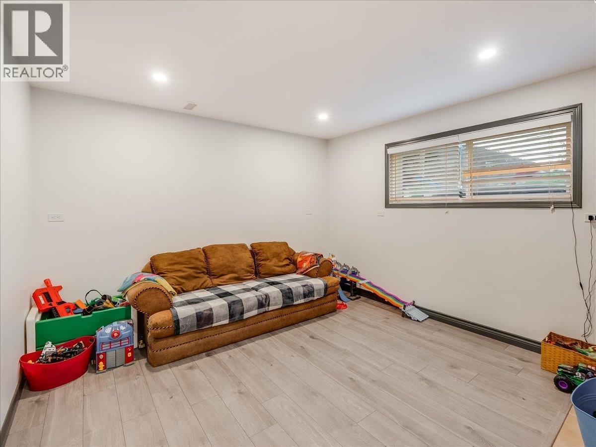 29 Kootenay Avenue N, Fruitvale, British Columbia V0G 1L0 - Photo 25 - 10373907