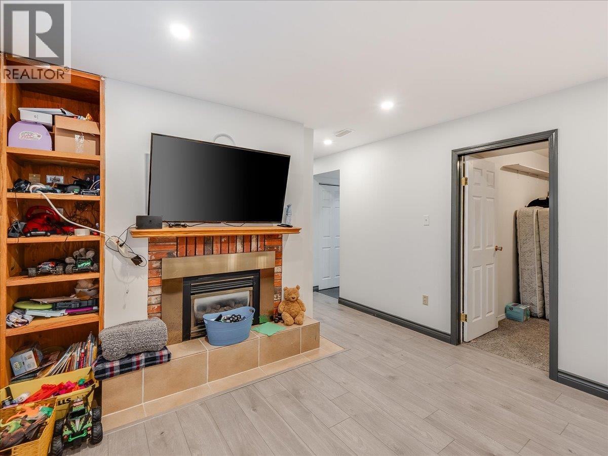 29 Kootenay Avenue N, Fruitvale, British Columbia V0G 1L0 - Photo 27 - 10373907